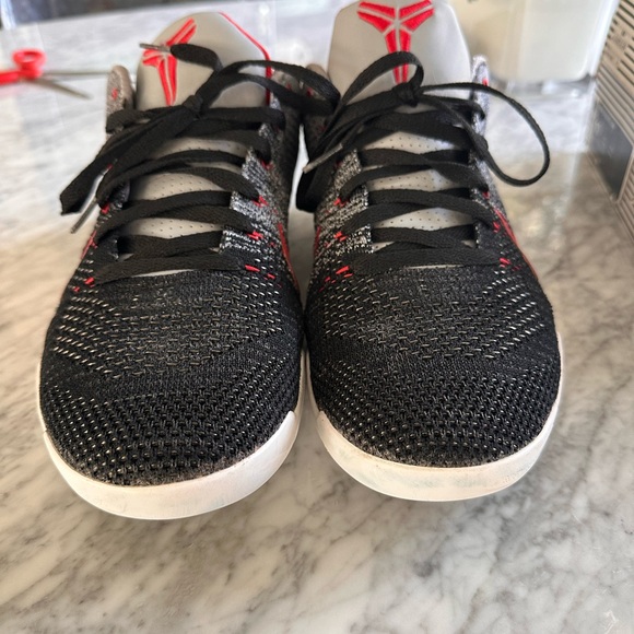 Kobe 11 used size 10 - Picture 8 of 11